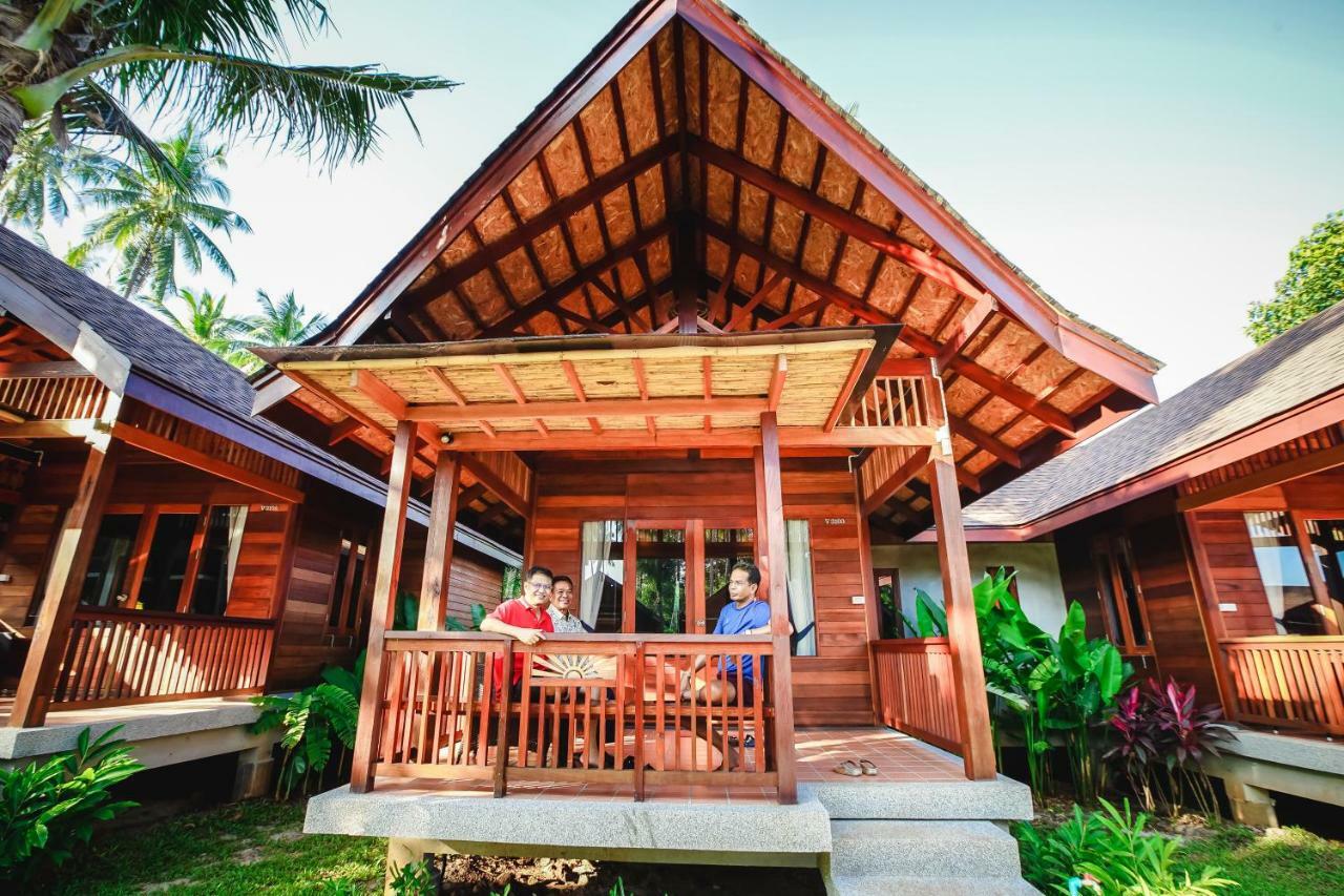 Khanom Cabana Beach Resort Exterior photo